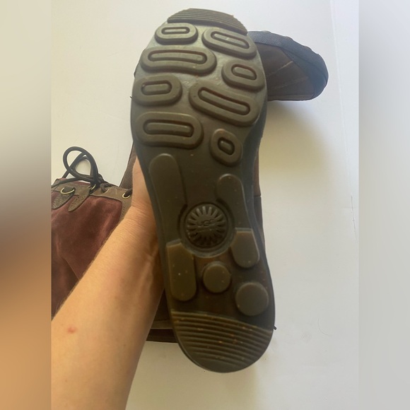 UGG Belcloud tall waterproof leather boots size 10 pristine condition - Picture 10 of 16